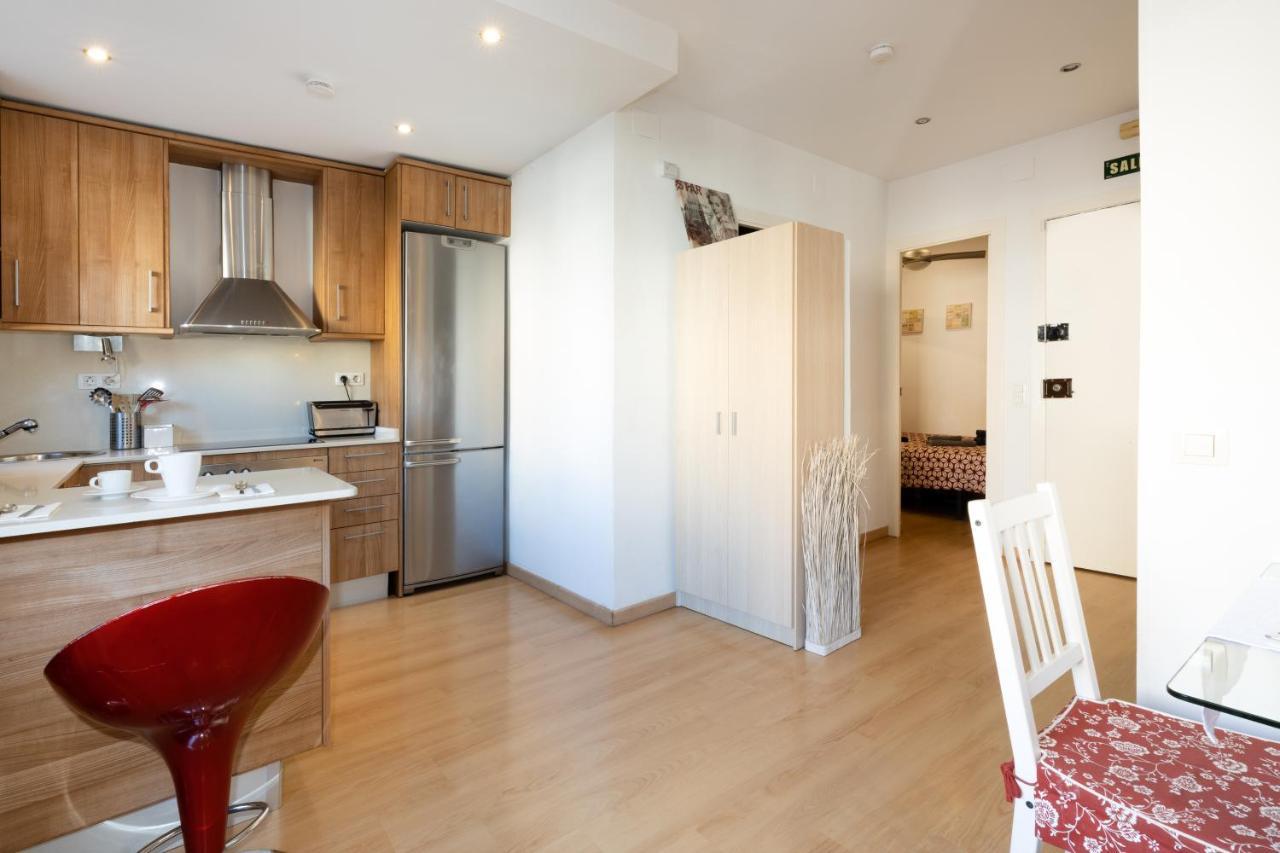 Cute Apartment In Sants Station With Hbo & Alexa & Ac Barcelona Bagian luar foto