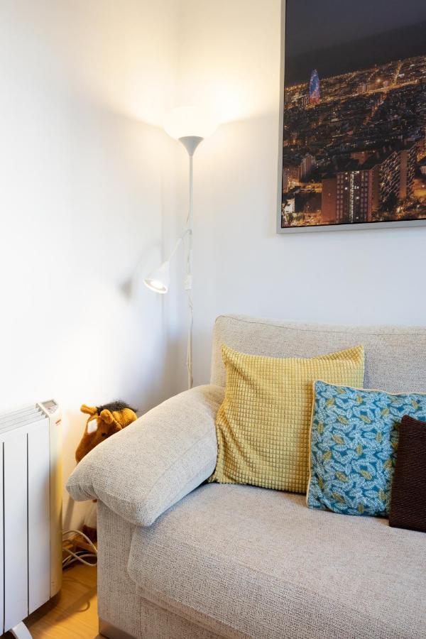 Cute Apartment In Sants Station With Hbo & Alexa & Ac Barcelona Bagian luar foto