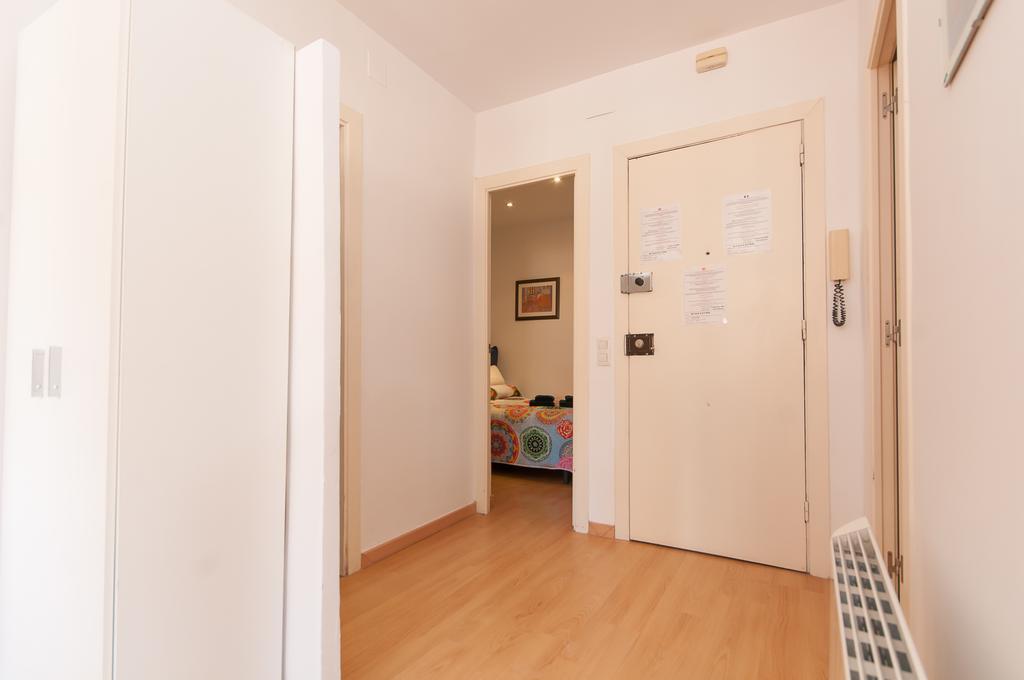 Cute Apartment In Sants Station With Hbo & Alexa & Ac Barcelona Bagian luar foto